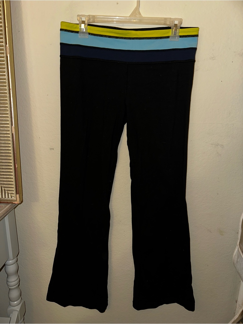 Lululemon black wide leg legging size 10 tag removed!
